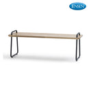 Jensen sit on sengebænk